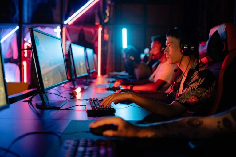The Rise of Competitive Gaming: How eSports Transforms Entertainment